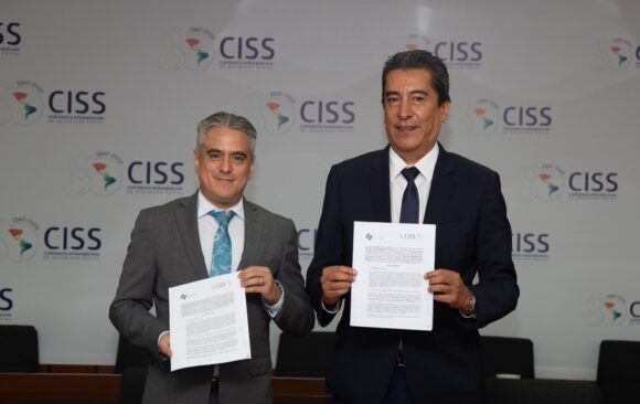 La CISS y la ESPM, primera escuela de salud pública en América Latina, firman convenio de colaboración